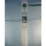 Dosiergerät 4-fach mit weißem Kunststoffgehäuse zur Wandmontage, zugelassen nach EN 1717, 2 x Flaschenbefüllung 4 l/min  2 und Behälterbefüllung 14 l/min.